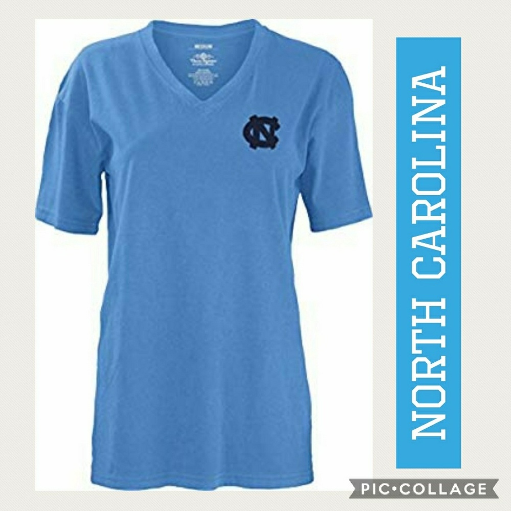 🏈🏈North Carolina Collegiate V-neck T-shirt🏈🏈